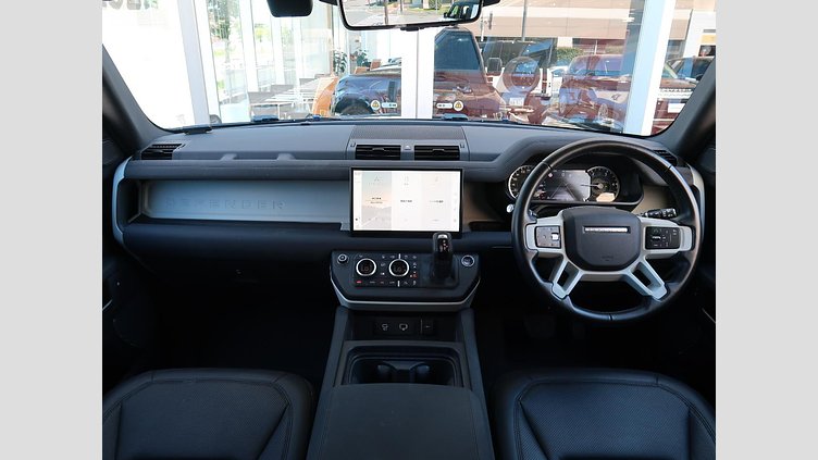 2022 認定中古車 Land Rover Defender 110 サントリーニブラック D300 AWD（AT） S