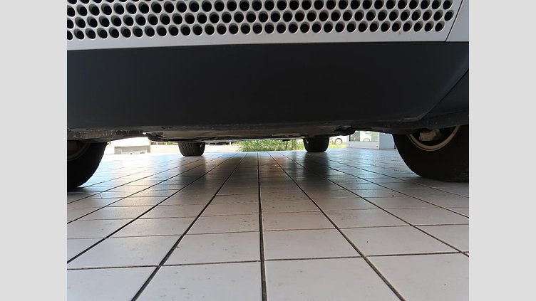 2022 認定中古車 Land Rover Defender 110 サントリーニブラック D300 AWD（AT） S