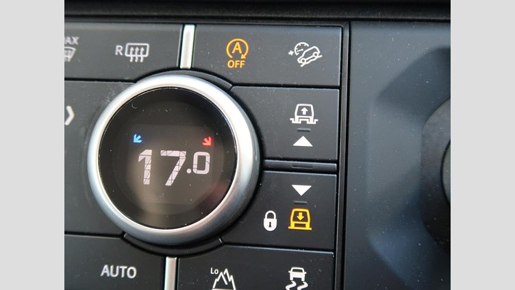 2022 認定中古車 Land Rover Defender 110 サントリーニブラック D300 AWD（AT） S