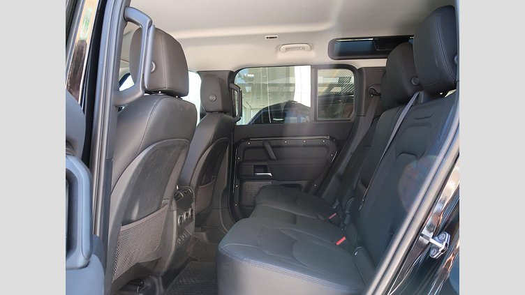 2022 認定中古車 Land Rover Defender 110 サントリーニブラック D300 AWD（AT） S