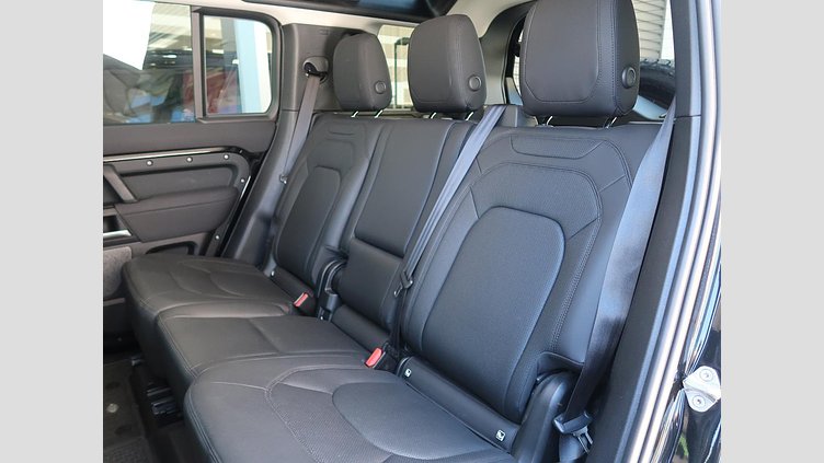 2022 認定中古車 Land Rover Defender 110 サントリーニブラック D300 AWD（AT） S