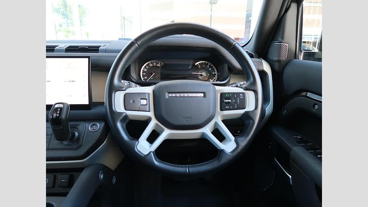 2022 認定中古車 Land Rover Defender 110 サントリーニブラック D300 AWD（AT） S
