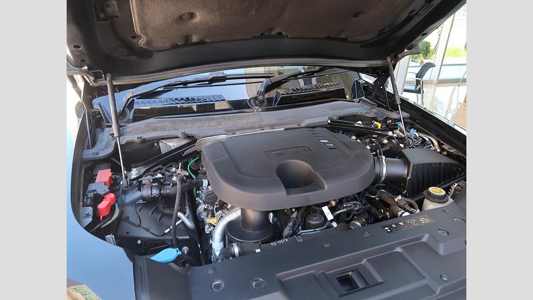 2022 認定中古車 Land Rover Defender 110 サントリーニブラック D300 AWD（AT） S