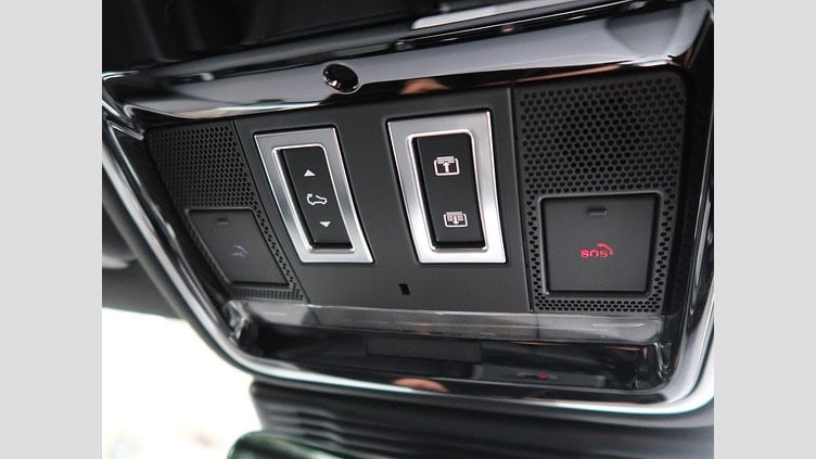 2024 認定中古車 Land Rover Range Rover Velar フジホワイト P400eプラグインハイブリッド（ガソリン） スタンダードホイールベース Dynamic HSE