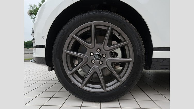 2024 認定中古車 Land Rover Range Rover Velar フジホワイト P400eプラグインハイブリッド（ガソリン） スタンダードホイールベース Dynamic HSE