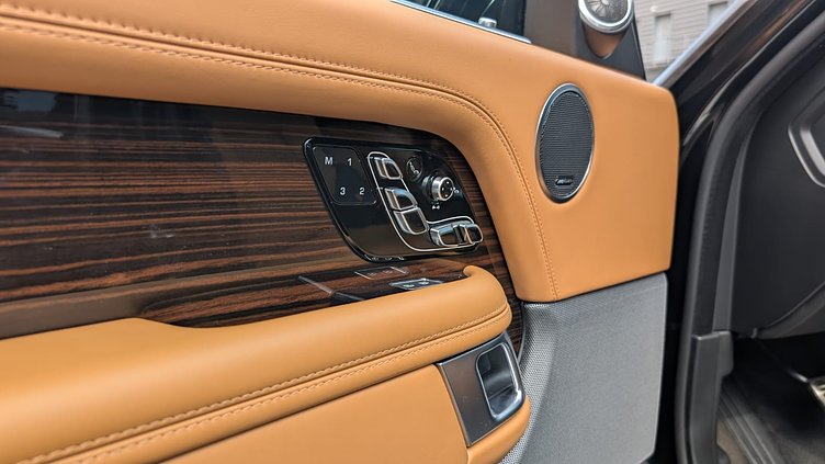 2021 Вживаний Land Rover Range Rover Santorini Black 3.0 litre i6D​ Autobiography