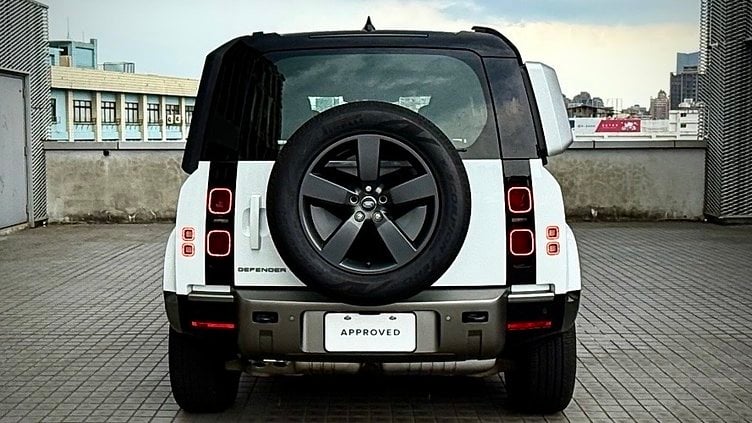 2025 認證中古車 Land Rover Defender 110 Fuji White 300PS Defender 110 D300 X-Dynamic HSE