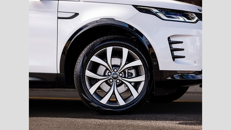 2024 Approved Land Rover Discovery Sport Fuji White AWD Auto D200 R-Dynamic HSE