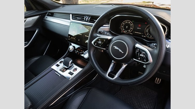2024 Approved Jaguar F-Pace Firenze Red AWD Auto 3.0D SE R-DYNAMIC (D300)