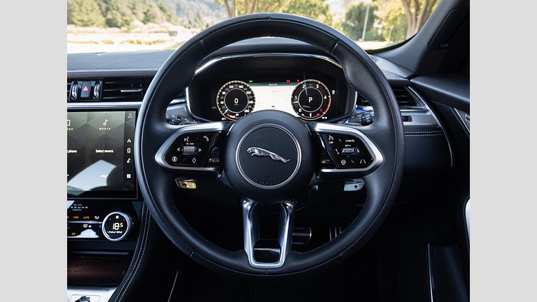 2024 Approved Jaguar F-Pace Firenze Red AWD Auto 3.0D SE R-DYNAMIC (D300)