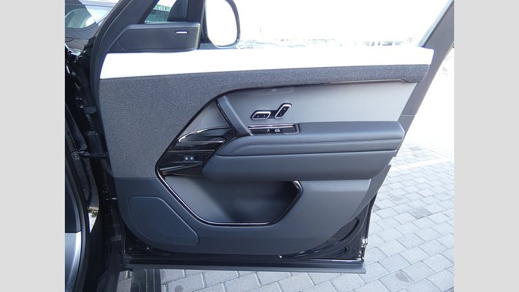 2022 Вживаний Land Rover Range Rover Sport Santorini Black 3.0 litre i6D​ Dynamic SE