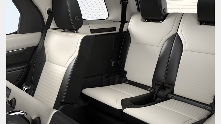 2026 SKLADOVÉ VOZIDLÁ Land Rover Discovery Sivá Charente D250 MHEV AWD Dynamic SE