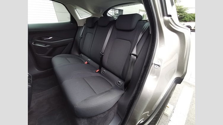 2019 認定中古車 Jaguar E-Pace シリコンシルバー P200 オートマチック全輪駆動 ベースグレード