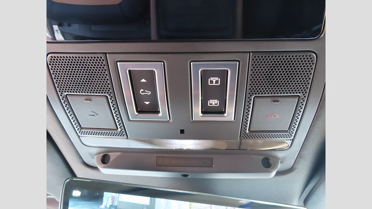 2023 認定中古車 Land Rover Defender 110 カルパチアングレイ D300 AWD（AT） X-DYNAMIC HSE
