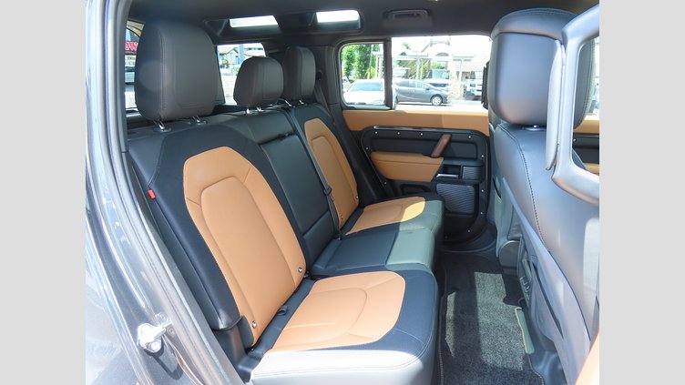2023 認定中古車 Land Rover Defender 110 カルパチアングレイ D300 AWD（AT） X-DYNAMIC HSE