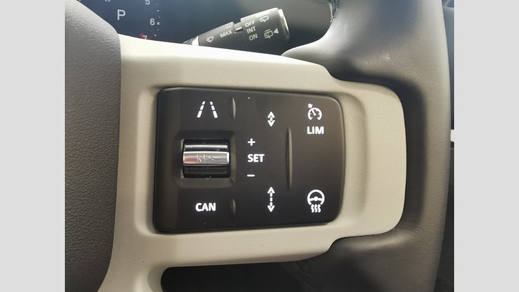 2023 認定中古車 Land Rover Defender 110 サントリーニブラック P300 AWD（AT） SE