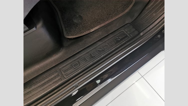 2023 認定中古車 Land Rover Defender 110 サントリーニブラック P300 AWD（AT） SE
