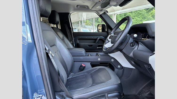 2020 認定中古車 Land Rover Defender 110 タスマンブルー P300 AWD（AT） S