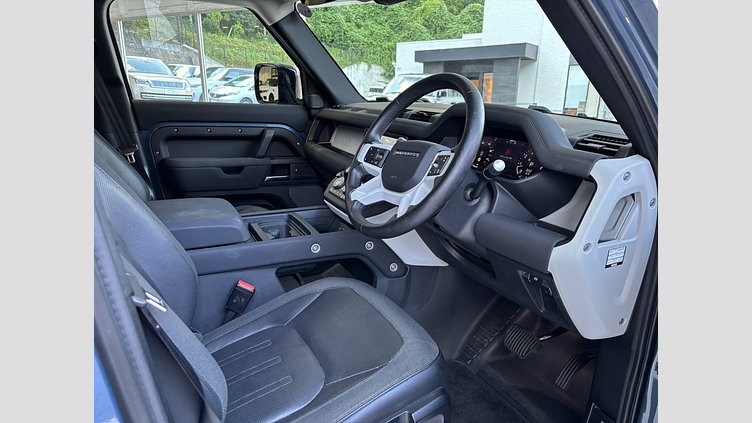 2020 認定中古車 Land Rover Defender 110 タスマンブルー P300 AWD（AT） S