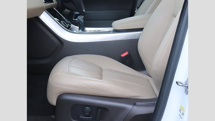 2021 認定中古車 Land Rover Range Rover Sport フジホワイト INGENIUM 3.0L 6気筒ディーゼル MHEV 300PS SE