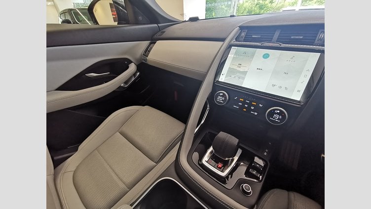 2024 認定中古車 Jaguar E-Pace ポルトフィーノブルー D200マイルドハイブリッド（ディーゼル） R-DYNAMIC SE