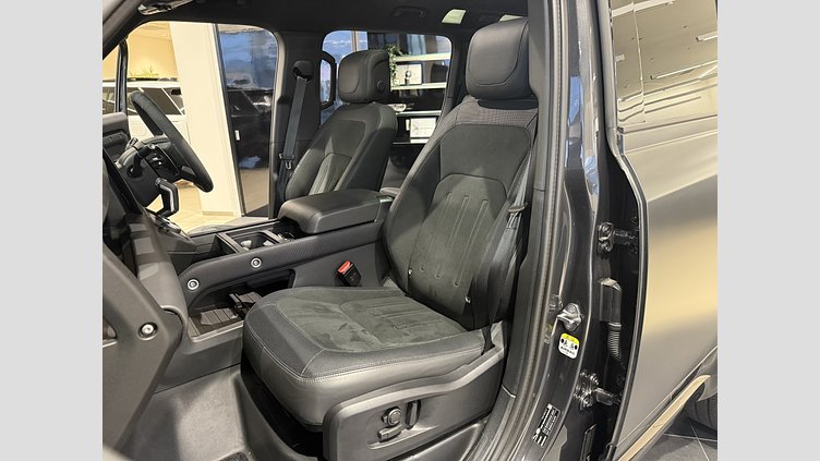 2023 認定中古車 Land Rover Defender 110 カルパチアングレイ P525 AWD (AT) V8 CARPATHIAN EDITION