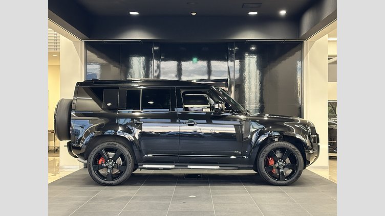 2023 認定中古車 Land Rover Defender 110 サントリーニブラック D300 AWD（AT） X