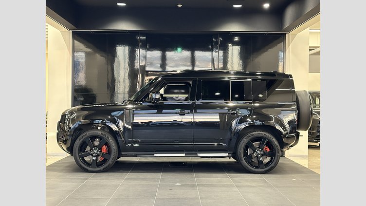 2023 認定中古車 Land Rover Defender 110 サントリーニブラック D300 AWD（AT） X
