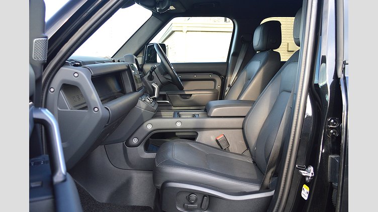 2023 認定中古車 Land Rover Defender 110 サントリーニブラック D300 AWD（AT） X-DYNAMIC HSE
