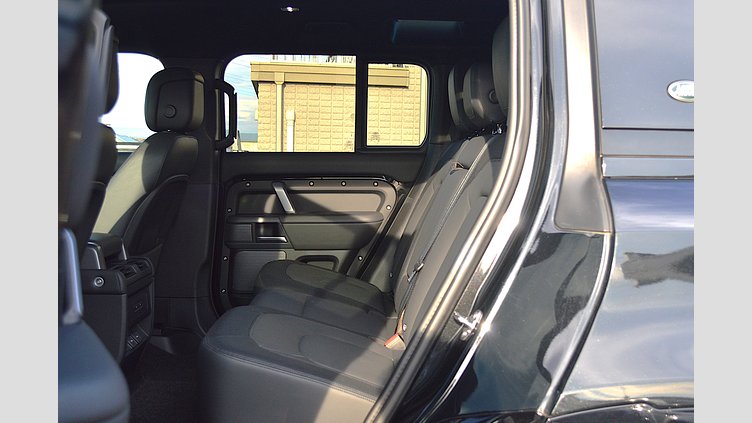 2023 認定中古車 Land Rover Defender 110 サントリーニブラック D300 AWD（AT） X-DYNAMIC HSE