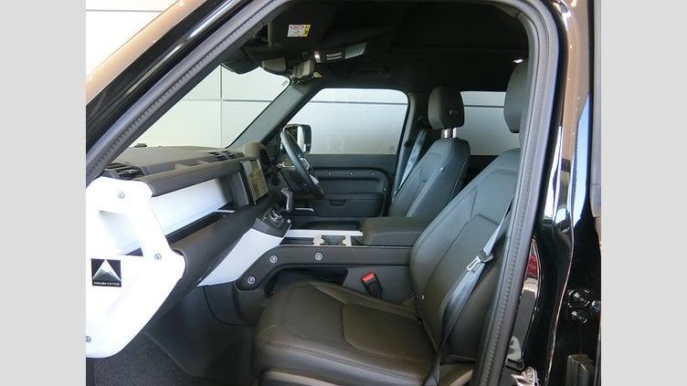 2024 認定中古車 Land Rover Defender 110 サントリーニブラック D350 ディーゼルマイルドハイブリッド X-Dynamic SE