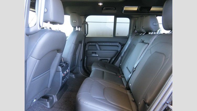 2024 認定中古車 Land Rover Defender 110 サントリーニブラック D350 ディーゼルマイルドハイブリッド X-Dynamic SE
