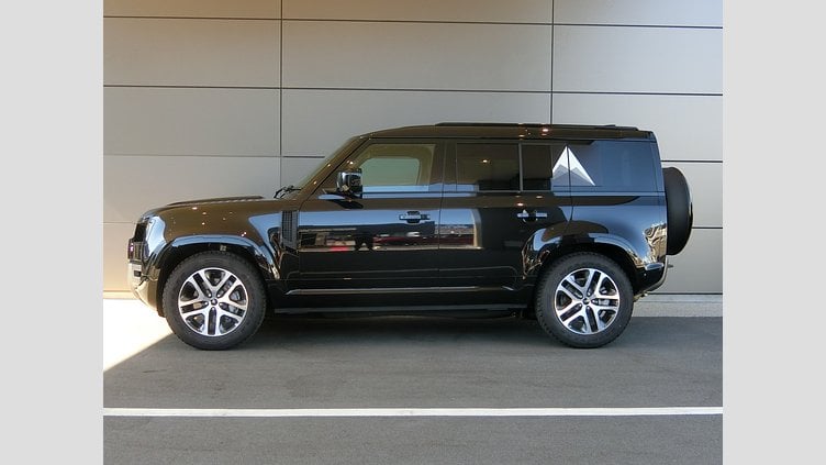 2024 認定中古車 Land Rover Defender 110 サントリーニブラック D350 ディーゼルマイルドハイブリッド X-Dynamic SE