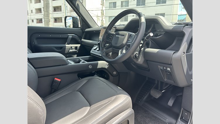 2024 認定中古車 Land Rover Defender 90 カルパチアングレイ D350 ディーゼルマイルドハイブリッド X-Dynamic HSE