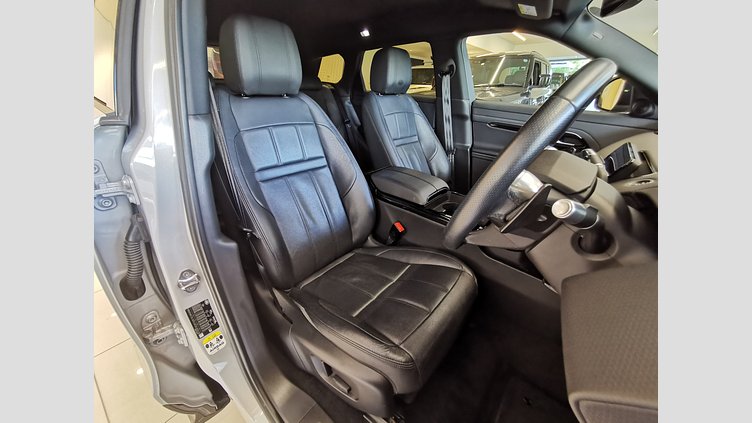 2020 認定中古車 Land Rover Range Rover Evoque ソウルパールシルバー D180 R-DYNAMIC S