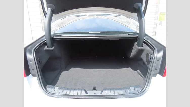2015 認定中古車 Jaguar XF Yulong White 25T プレステージ