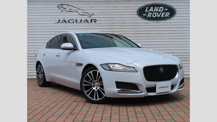 2015 認定中古車 Jaguar XF Yulong White 25T プレステージ