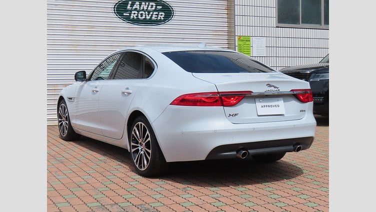 2015 認定中古車 Jaguar XF Yulong White 25T プレステージ
