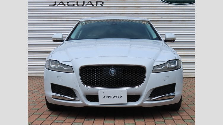 2015 認定中古車 Jaguar XF Yulong White 25T プレステージ
