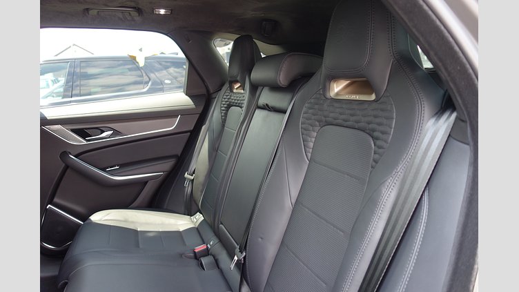 2022 認定中古車 Jaguar F-Pace フジホワイト P550 AWD（オートマチック） SVR