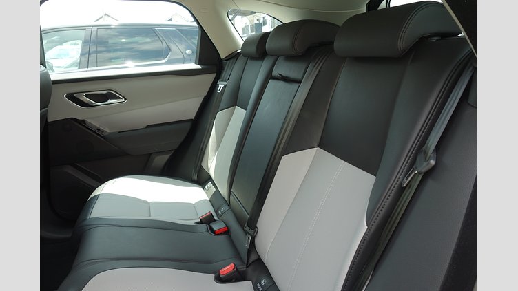 2024 認定中古車 Land Rover Range Rover Velar ハクバシルバー D200マイルドハイブリッド（ディーゼル） スタンダードホイールベース S