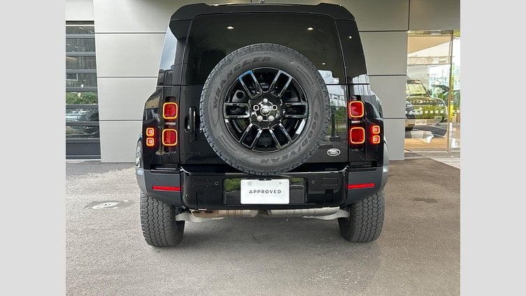 2023 認定中古車 Land Rover Defender 110 サントリーニブラック D300 AWD（AT） S