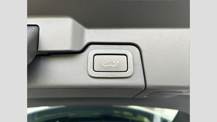 2018 認定中古車 Land Rover Range Rover Evoque Indus Silver 2.0 litre i4P​ SE