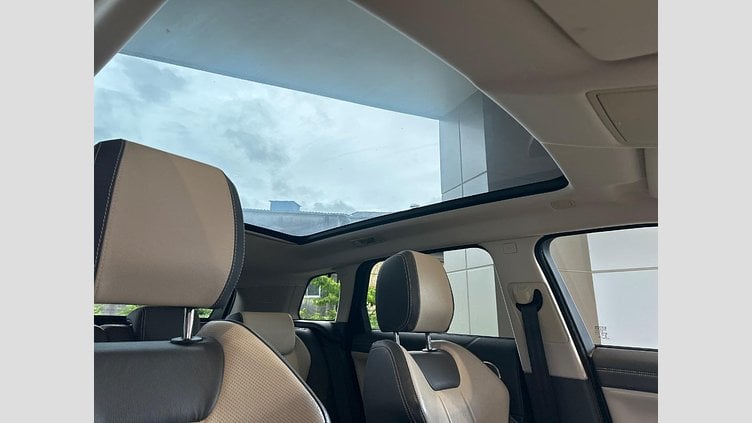2017 認定中古車 Land Rover Range Rover Evoque Fuji White 2.0 litre Si4 Petrol SE