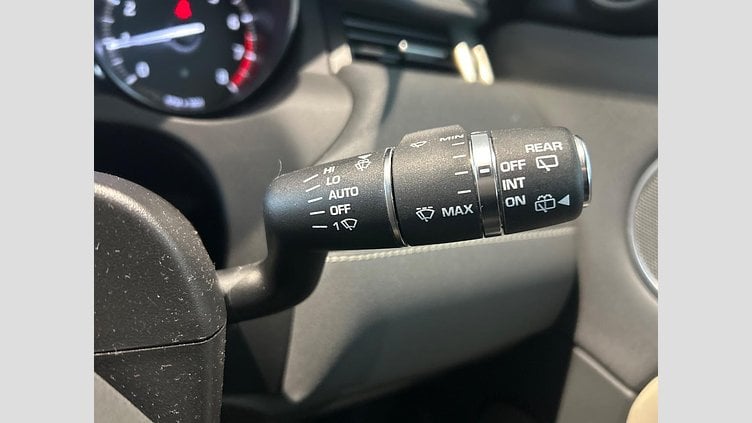2017 認定中古車 Land Rover Range Rover Evoque Fuji White 2.0 litre Si4 Petrol SE