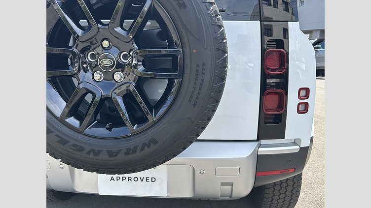 2024 認定中古車 Land Rover Defender 110 フジホワイト D350 ディーゼルマイルドハイブリッド S