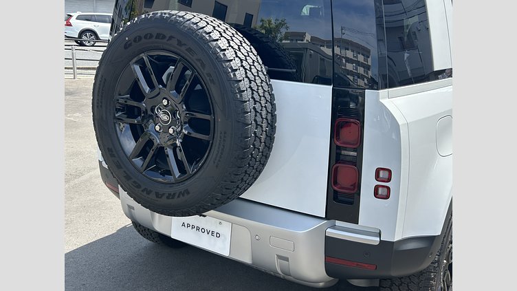2024 認定中古車 Land Rover Defender 110 フジホワイト D350 ディーゼルマイルドハイブリッド S