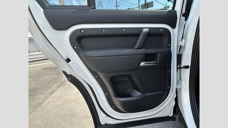 2024 認定中古車 Land Rover Defender 110 フジホワイト D350 ディーゼルマイルドハイブリッド S