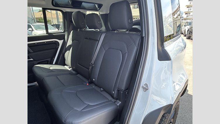 2024 認定中古車 Land Rover Defender 110 フジホワイト D350 ディーゼルマイルドハイブリッド S