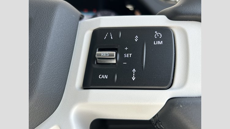 2024 認定中古車 Land Rover Defender 110 フジホワイト D350 ディーゼルマイルドハイブリッド S